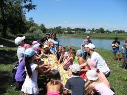 Гра кульками з водою - дитячий християнський табір у селі Богданівка, Яготинського району